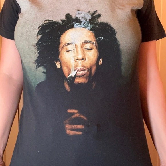 Zion Rootswear Tops - Bob Marley Relaxed Fit Casual Tee Shirt T-Shirt Women’s Size M